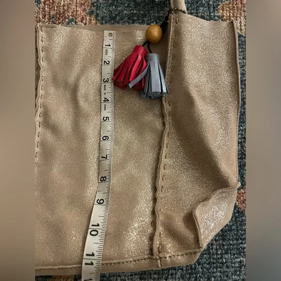 Women’s The Sak Los Feliz Suede Tote Bag - Picture 9 of 10